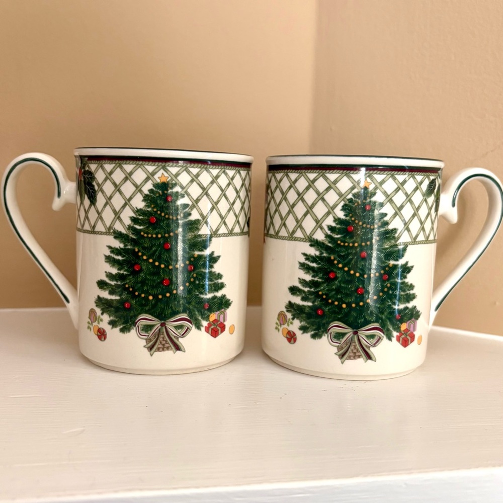 Vintage Pair of Mikasa Heritage Christmas Story Coffee Mugs, CAB08, 90’s Formal